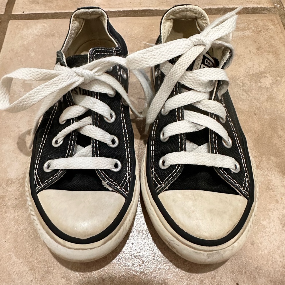 Black converse